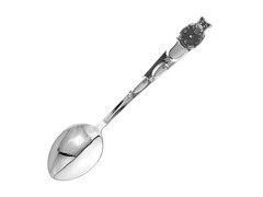 Серебряная ложка с изображением Мишки с часами и полями для гравировки на ручке